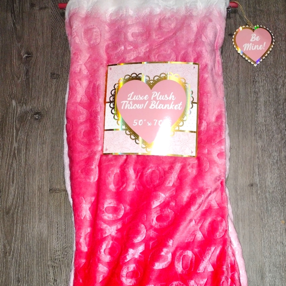 Ultra Plush Throw Blanket